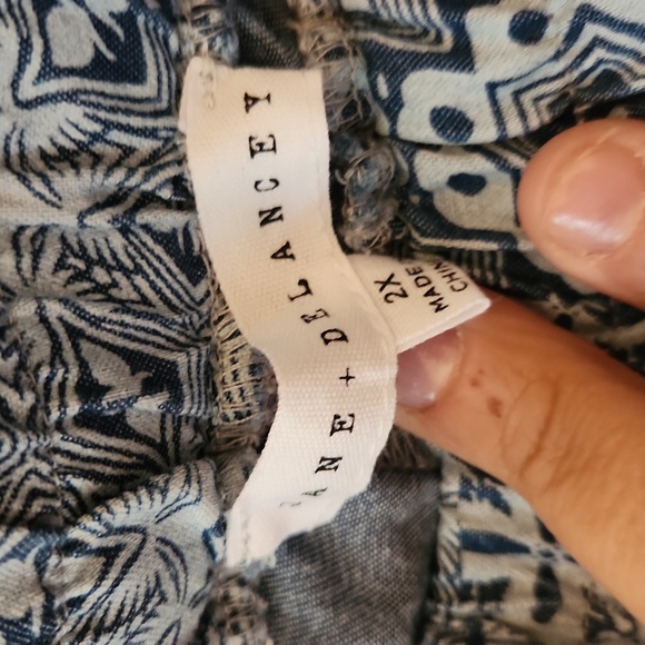 Jane and Delancey Shorts Womens Size 2X Blue Handkerchief Bandana Flowy Pockets - Picture 8 of 10